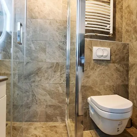 Appartement Center Queen Size Bed Sofa Additional Living Area For 2 Belgrade